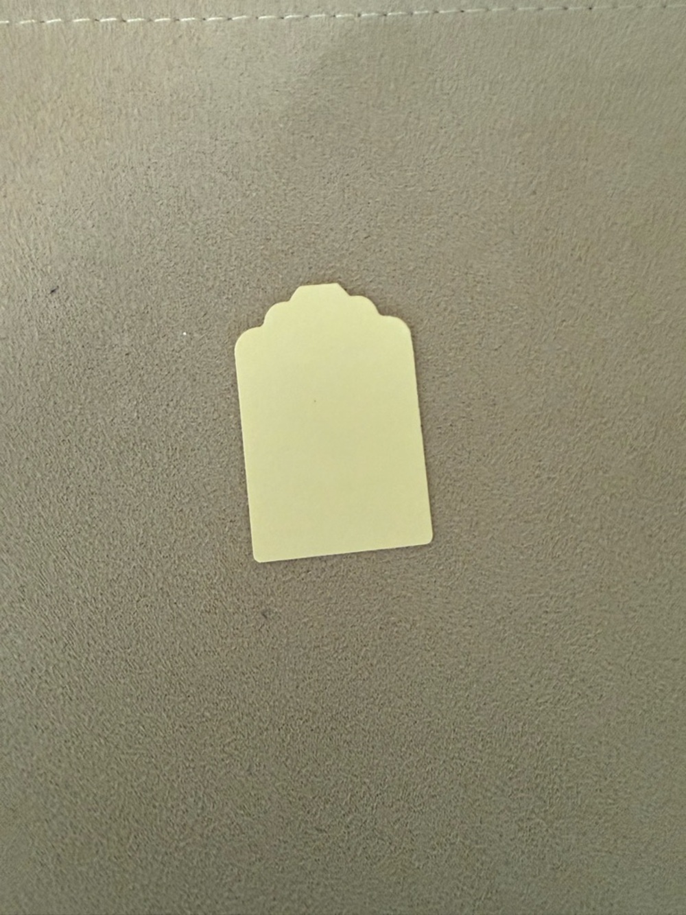 300 Scalloped Top Paper Tag in Pale Yellow